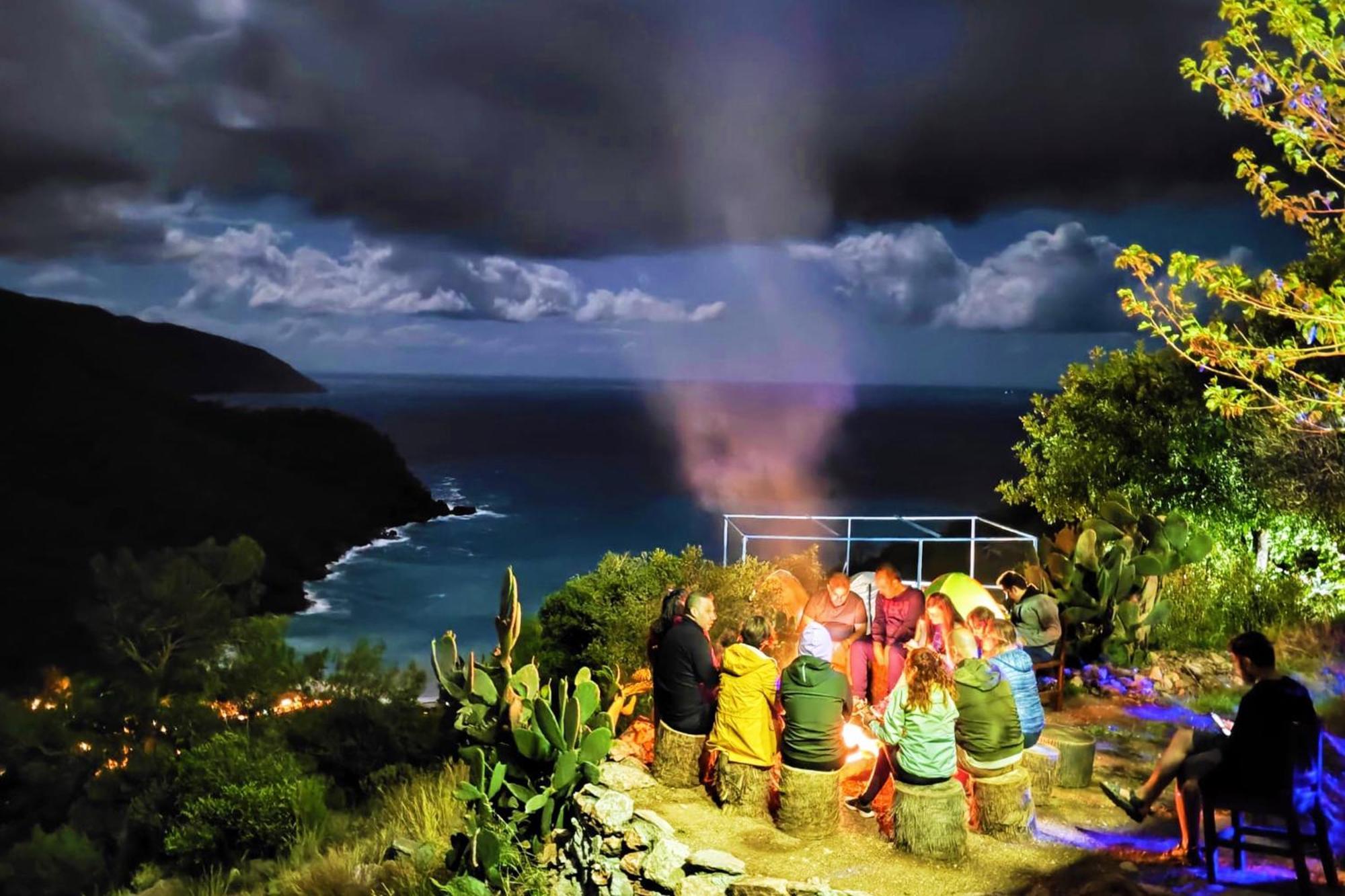 Fullmoon Camp Villa Фаралия Екстериор снимка